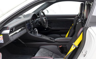 Porsche 911 (991.2) GT2 RS Weissach 13