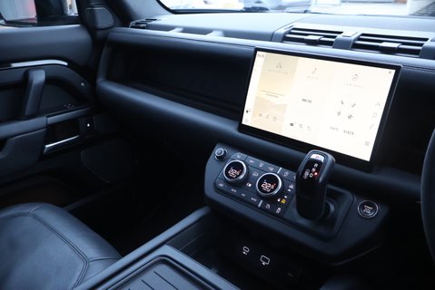 Land Rover Defender 110 P525 V8 Urban Edition  27