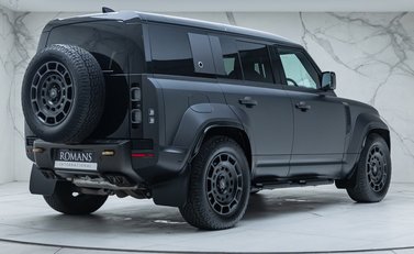 Land Rover Defender OCTA EDITION ONE 5