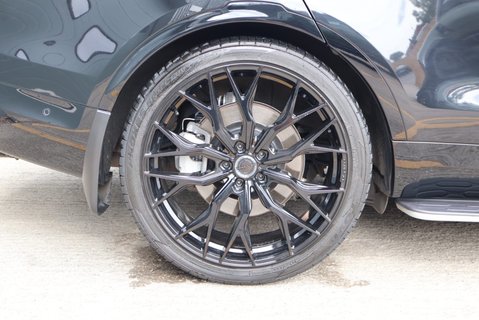 Land Rover Discovery COMMERCIAL DYNAMIC HSE 23 inch urban wheels genuine rear seat conversion 12