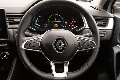 Renault Captur TECHNO E-TECH 21