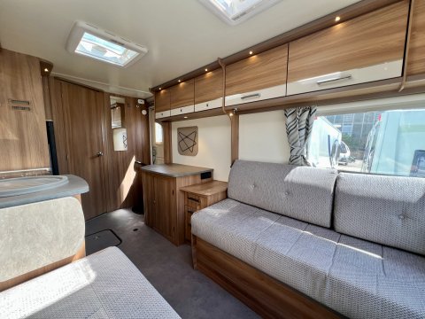 Bailey Pegasus Genoa GT70  13