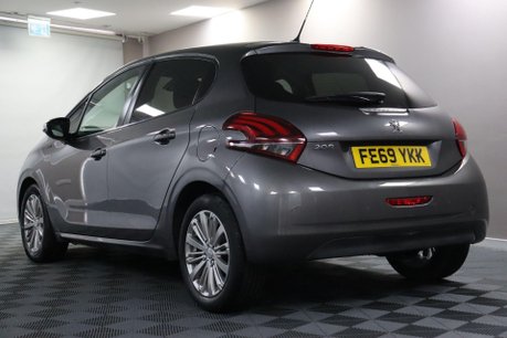 Peugeot 208 PURETECH S/S SIGNATURE 22