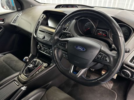 Ford Focus 2.3T EcoBoost RS Hatchback 5dr Petrol Manual AWD Euro 6 (s/s) (350 ps) 10