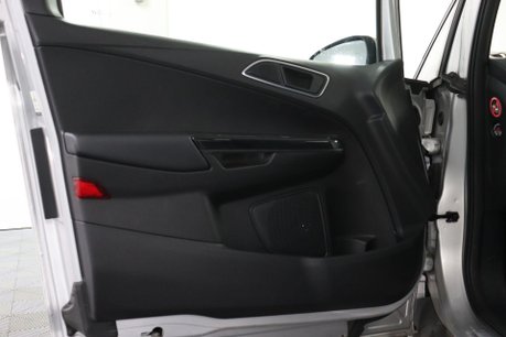 Ford B-Max TITANIUM X NAVIGATOR 43