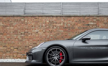 Porsche Cayman GT4 26