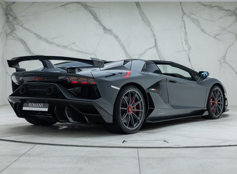 Lamborghini Aventador SVJ LP 770-4 ROADSTER 9