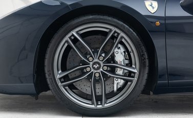 Ferrari 488 SPIDER 38