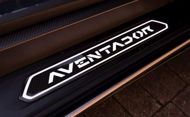 Lamborghini Aventador SV LP 750-4 Roadster 12