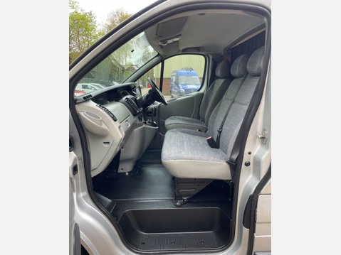 Renault Trafic 2.0 TD dCi SL29 QS6 L1 H1 4dr 31