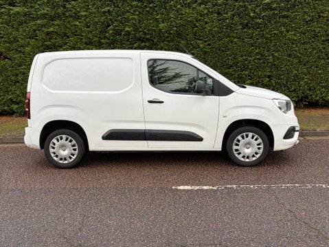 Vauxhall Combo 1.5 Turbo D 2300 Sportive L1 H1 Euro 6 4dr 3
