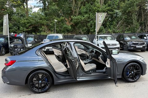 BMW 3 Series 330E M SPORT - OYSTER LEATHER -PRO & TECH PACKS - H/K -HUD - SUNROOF 18