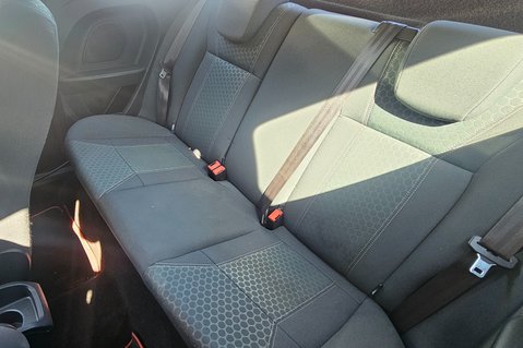 Ford Fiesta ZETEC 16V.. AUTOMATIC.. 13 SERVICES.. 1 PREVIOUS OWNER.. AIR CONDITIONING.. 22