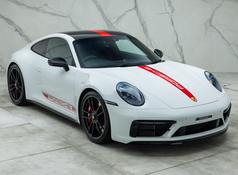 Porsche 911 Carrera 4 GTS (992) 11