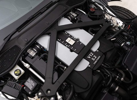 Aston Martin DBS Superleggera 28