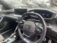 Peugeot e-2008 GT PREMIUM 12