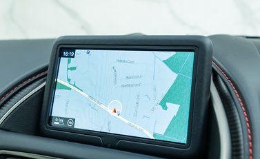 Aston Martin DBS Superleggera 18