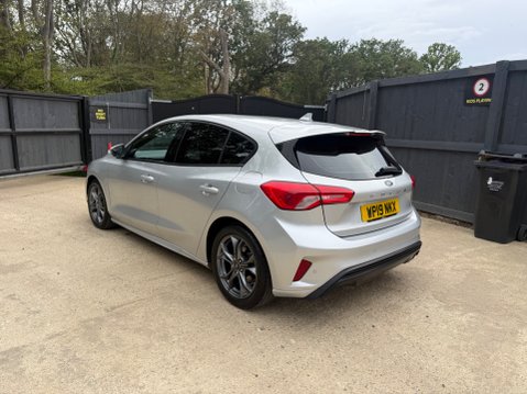 Ford Focus 1.0T EcoBoost ST-Line Hatchback 5dr Petrol Manual Euro 6 (s/s) (125 ps) 19