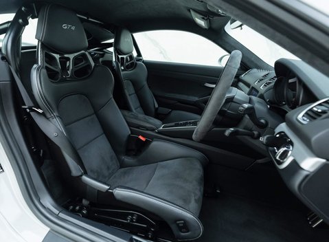 Porsche Cayman GT4 (718) 6