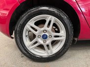 Ford Fiesta 1.0T EcoBoost Zetec Hatchback 5dr Petrol Powershift Euro 5 (100 ps) 22