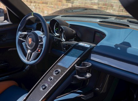 Porsche 918 Spyder Weissach 17