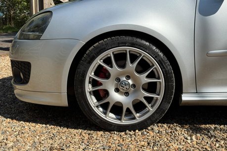 Volkswagen Golf GTI EDITION 30 T 34