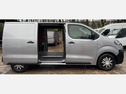 Peugeot Expert 2.0 BlueHDi 1400 Professional Standard Panel Van 6dr Diesel Manual MWB Euro 8