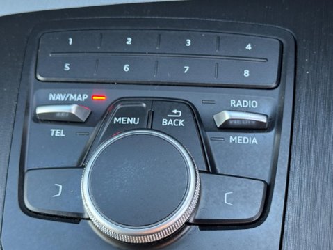 Audi Q5 2.0 TFSI 45 S line S Tronic quattro Euro 6 (s/s) 5dr 32