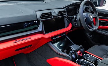 Lamborghini Urus SE 26