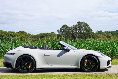 Porsche 911 CARRERA 4 GTS CONVERTIBLE 3