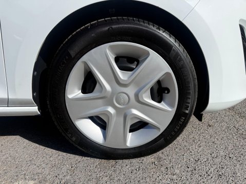 Ford Fiesta BASE TDCI 13