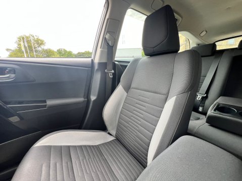 Toyota Auris VVT-I ICON TECH TOURING SPORTS 34