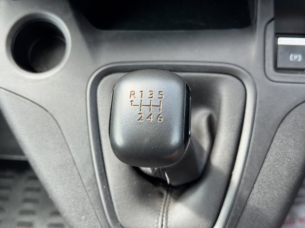Peugeot Partner SWB L1H1 Low Roof Professional Premium Plus Air Con Sensors EURO 6 33