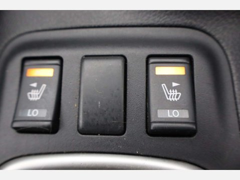 Nissan Navara 2.3 Navara Tekna dCi Auto 4WD 5dr 5