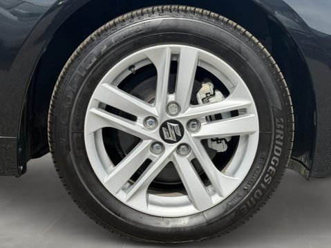 Suzuki Swace 1.8 Hybrid Motion Estata 13