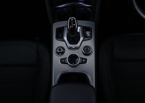 Alfa Romeo Stelvio 2.0 Stelvio Sprint TB AWD Auto 4WD 5dr 21