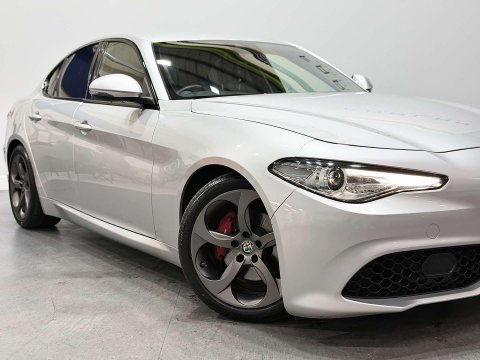 Alfa Romeo Giulia 2.2 TD Speciale Saloon 4dr Diesel Auto Euro 6 (s/s) (180 ps) 8