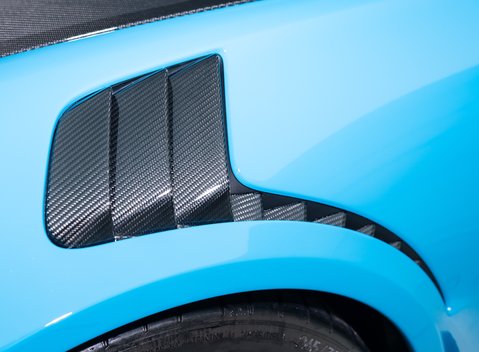 Porsche 911 GT2 RS Weissach (991) 35