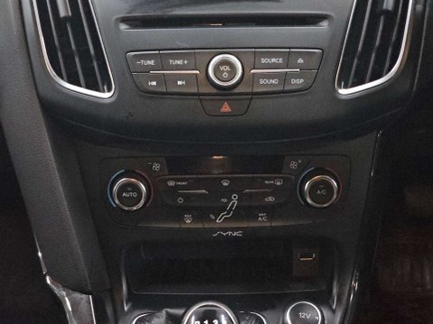 Ford Focus 1.0 Titanium 5dr 46