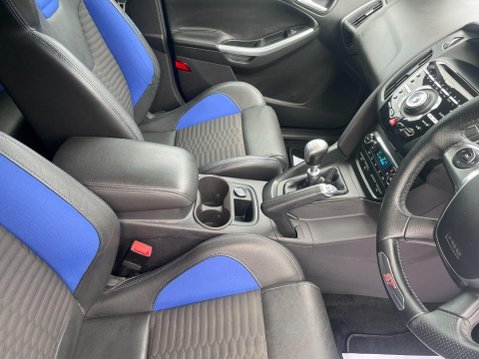 Ford Focus 2.0T EcoBoost ST-2 Euro 5 (s/s) 5dr 15
