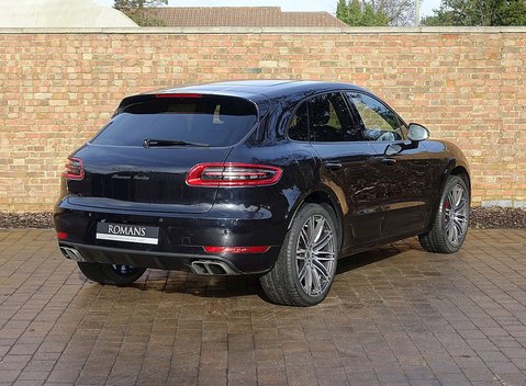 Porsche Macan Turbo 2