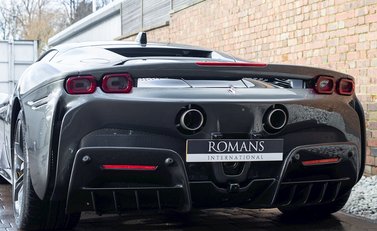Ferrari SF90 Stradale 24