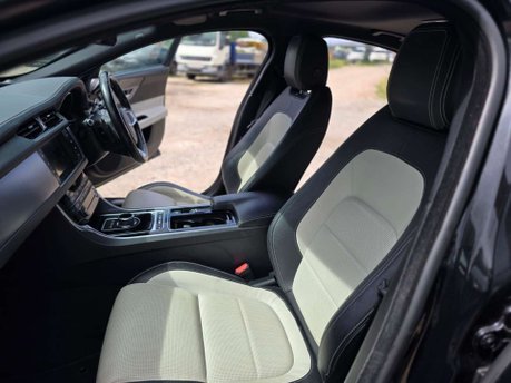 Jaguar XF 2.0d R-Sport Saloon 4dr Diesel Auto Euro 6 (s/s) (180 ps) 39