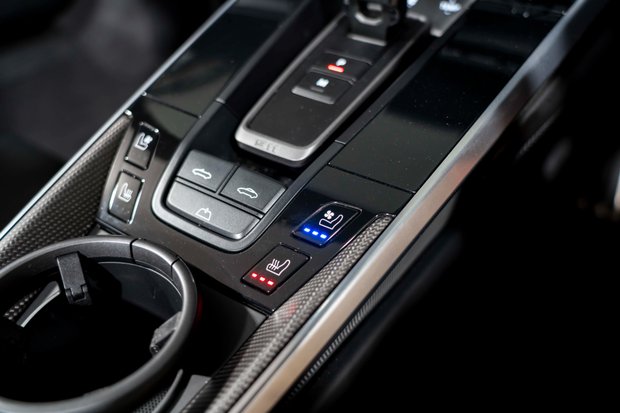 Porsche 911 TURBO S PDK. SPORTS CHRONO. HEATED & VENTILATED SEATS. PCCBS. SPORT EXHAUST 3