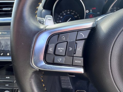Jaguar XE SPORT 12