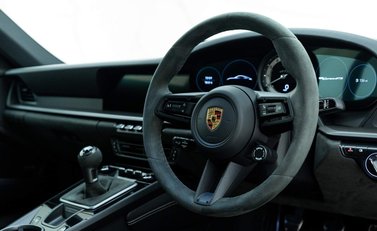 Porsche 911 Carrera GTS (992) 8