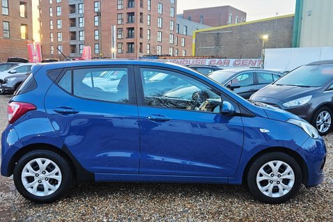 Hyundai i10 SE.. AUTOMATIC.. 1 PREVIOUS OWNER.. 6 SERVICE STAMPS,VERY WELL CARED FOR 11