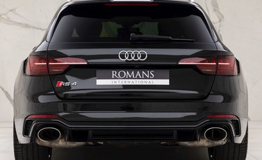 Audi RS4 Avant 5