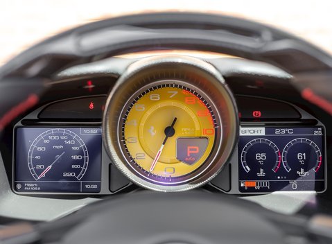 Ferrari Portofino 18