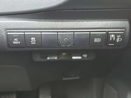 Toyota Corolla 1.8 VVT-h Design Touring Sports 5dr Petrol Hybrid CVT Euro 6 (s/s) (122 ps) 25